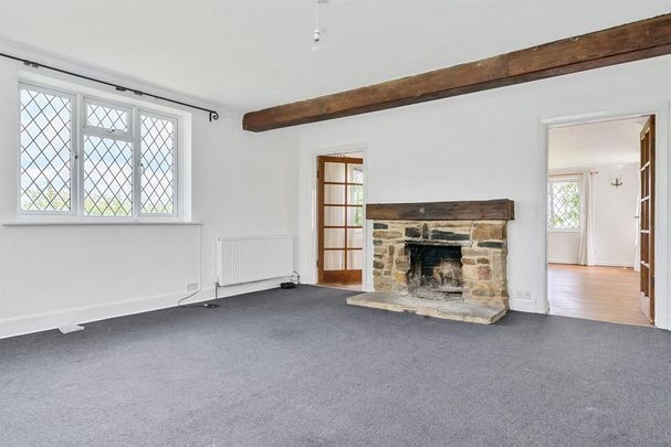 5 bedroom detached house to rent - Photo 1