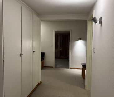 Appartement meublé moderne de 3,5 pièces au cœur de Dübendorf, Zürich - Photo 2