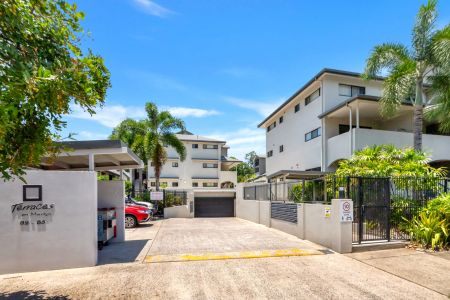 Stunning two bedroom furnished apartment 1km to the esplanade - Photo 2