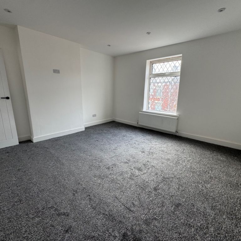 2 Bedroom Terraced House - Photo 1