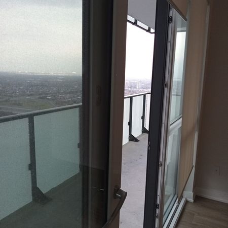 For Lease - 4130 Parkside Village Drive Unit# 3711, Mississauga, Ontario - Photo 3