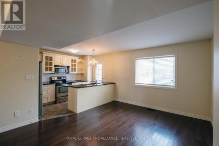 8 AVA COURT - Photo 3