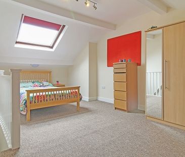 Fantastic 3 bedroom student property - Photo 3