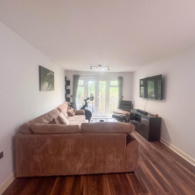 2 bedroom flat to rent - Photo 1