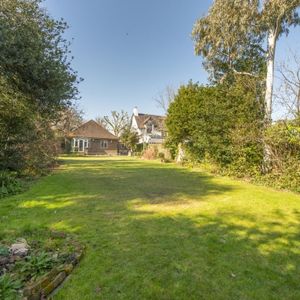 3 bedroom bungalow to rent - Photo 2