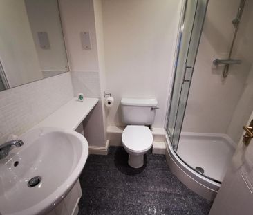 2 bedroom flat to rent - Photo 6