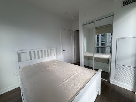 For Lease - 1 Yorkville Avenue Unit# 2302, Toronto, Ontario - Photo 4