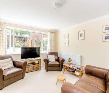 Myrtleside Close, Northwood, HA6 - Photo 3