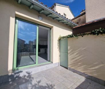 Location Appartement 4 pièces 91m² COUZON AU MONT D OR 69270 - Photo 3