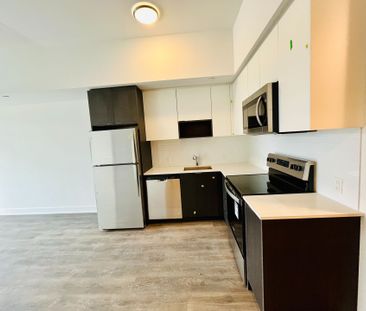 For Lease - 202 Burnhamthorpe Road Unit# 204, Mississauga, Ontario - Photo 4