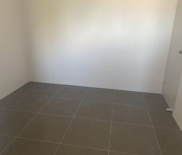 Spacious Updated 2 Bedroom Unit - Photo 6