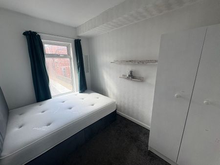 132 Donnybrook Street, Belfast BT9 7DG - Photo 3