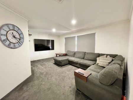 Renovated 3 x 2 Family Home - Photo 2