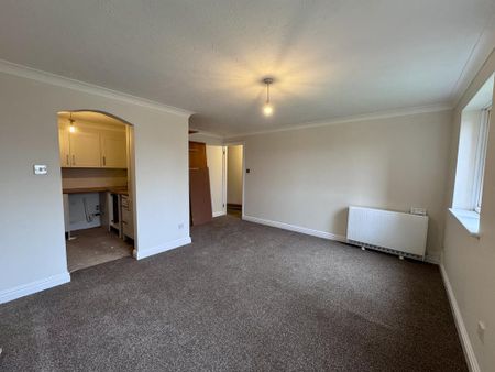2 bedroom maisonette to rent - Photo 3