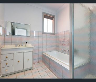 Comfortable Two-Bedroom Home with Garage - Photo 6