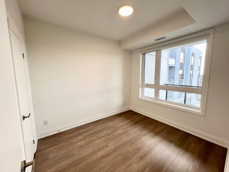 For Lease - 3250 Carding Mill Trail Unit# 402, Oakville, Ontario - Photo 3