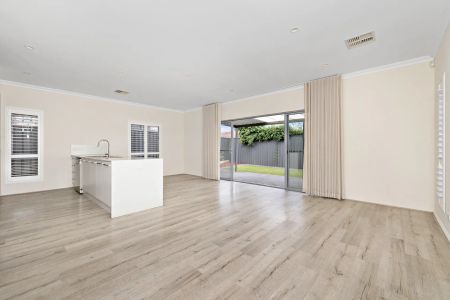 Modern Comfort Meets Effortless Living - Photo 2