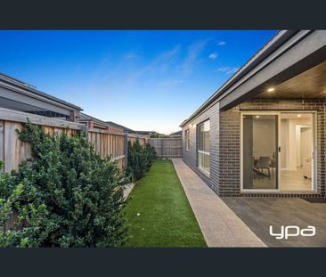 8 Naroon Drive, Kalkallo, Vic 3064 - Photo 6