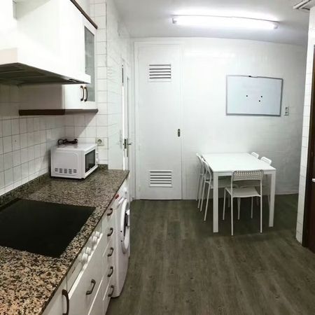 Calle Doctor Moliner, Valencia, Valencian Community 46010 - Photo 4