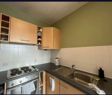 1 Bed Flat, The Point, LS12 - Photo 4