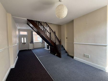 2 bedroom terraced house to rent - Photo 2
