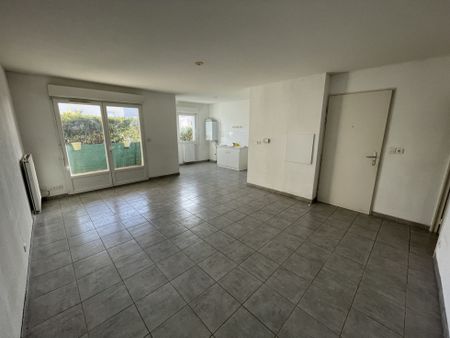 Appartement 65.9 m² - 3 Pièces - Nîmes (30900) - Photo 3