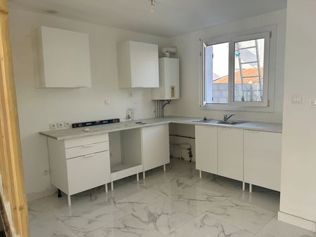 Location Maison 3 pièces 71m² - Photo 2