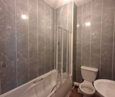 Furnished 2 Bedroom First Floor Apartment - Photo 6