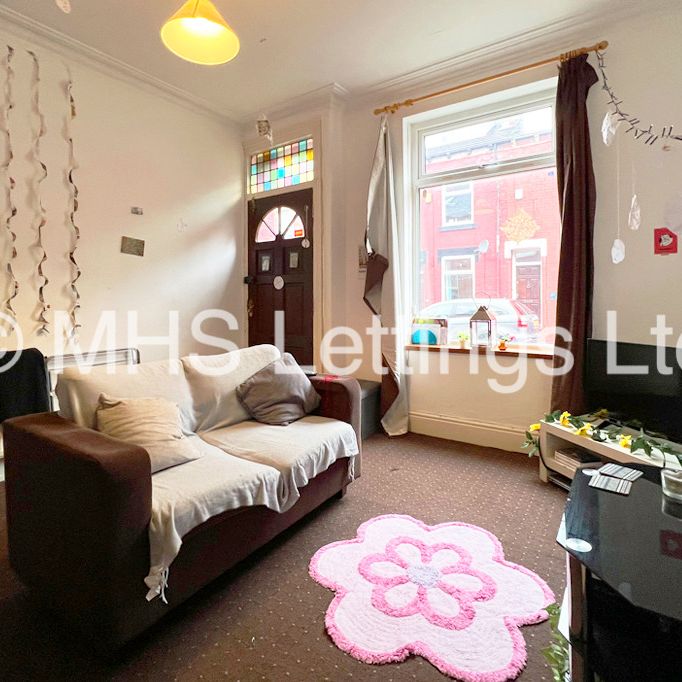 4 Bedroom Mid Terraced House for rent in Welton Grove - Photo 1