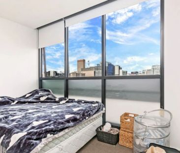 FULLY FURNISHED STUDIO APARTMENT ON GROTE, ONE STEP TO CENTRAL MARKET - Photo 1