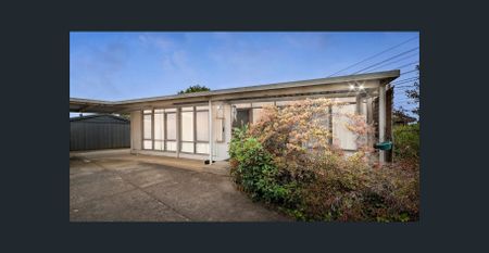 Freshly Renovated, Fully Furnished 3 bedroom house - Photo 5