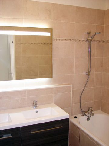 Location Appartement 3 pièces 62m² - Photo 2