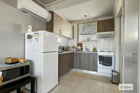 Very Neat 2-Bedroom Furnished Unit - Photo 4