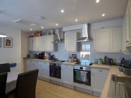 1 bedroom studio to rent Market Hill, Buckingham, Buckinghamshire, MK18 - Photo 2