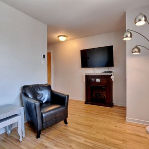 Magnifique 41/2 Au 2e étage - Photo 2