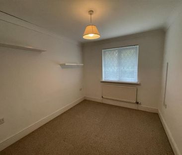 4 bedroom detached house to rent - Photo 2