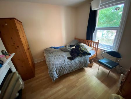 4 Bed Terraced House, Bevois Hill, SO14 - Photo 2