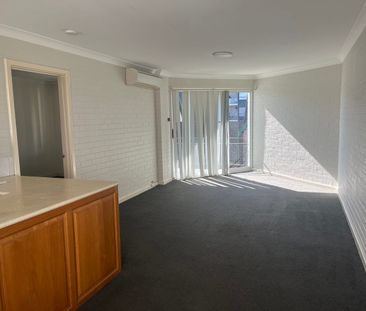 Convenient South Perth location available from 14th September - Photo 3