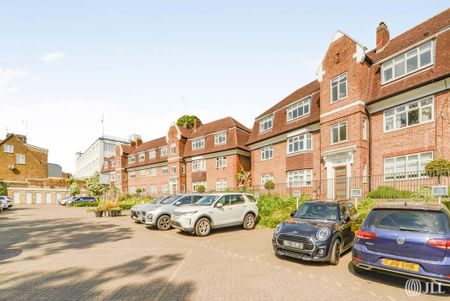 3 bedroom flat to rent - Photo 4