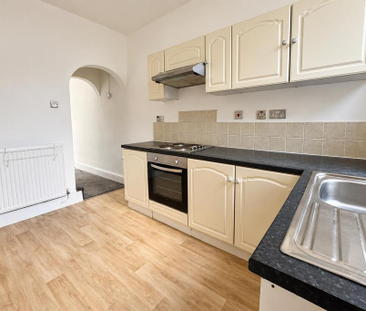 2 bedroom terraced house to rent - Photo 4