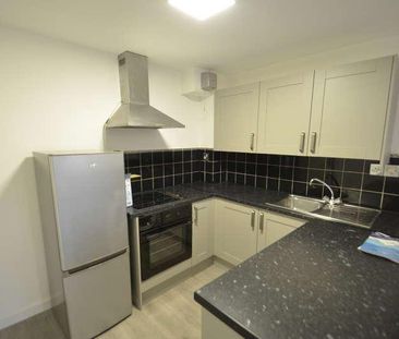 Shellfield Close, Staines-upon-thames, TW19 - Photo 4