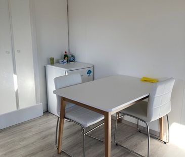 Zeer rustig gelegen studio in landelijk gebied (Laarne) - Photo 2