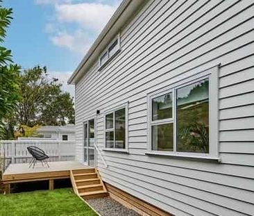 NEAT AND TIDY THREE BEDROOM HOME: - Photo 4