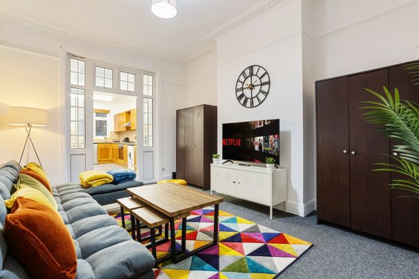 3 Bed Flat, The Avenue, N8 - Photo 1