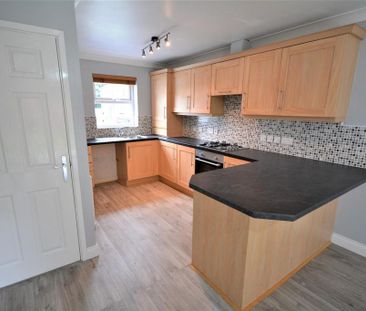 2 bedroom terraced house to rent - Photo 4