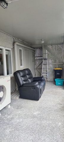 Fully furnished 3 bedroom unit close to town - Photo 3
