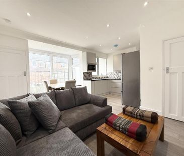 4 bedroom house to rent - Photo 1