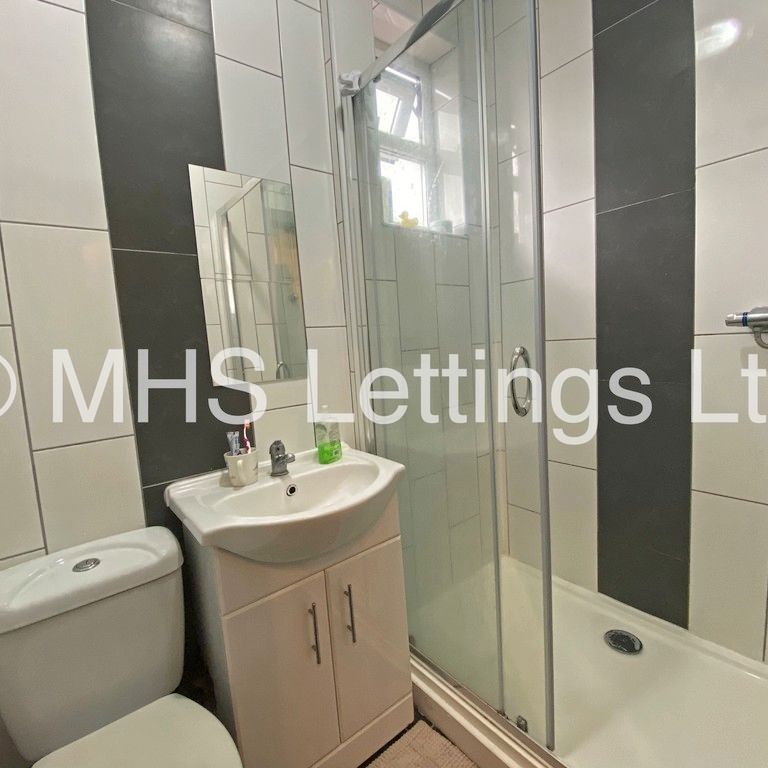 52 Victoria Road, Leeds, LS6 1DL - Photo 1