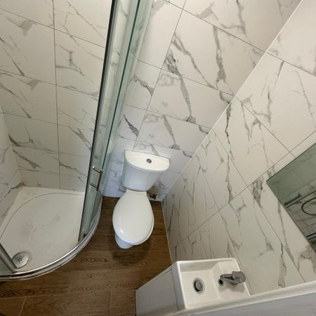 Studio Flat, Edgehill Road, CR4 - Photo 4