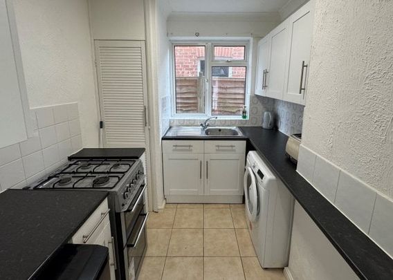 Leconfield Road, Lancing, BN15 - Photo 1
